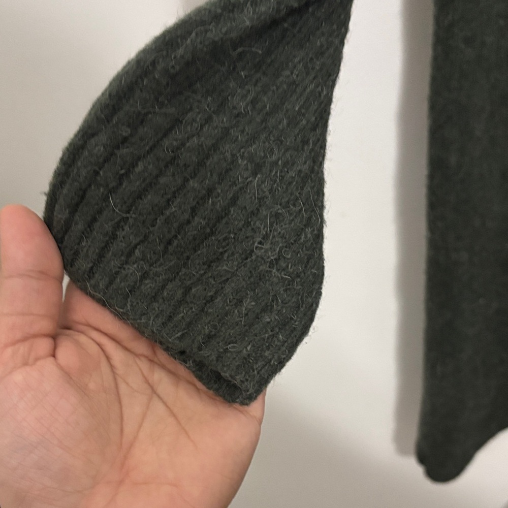 Elegant Dark Green Sweater Dress - Picture 4 of 6